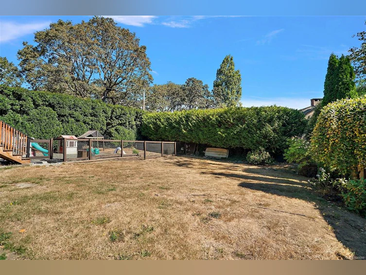 3615 Doncaster Drive, Saanich, BC, V8P 3W5 - 36