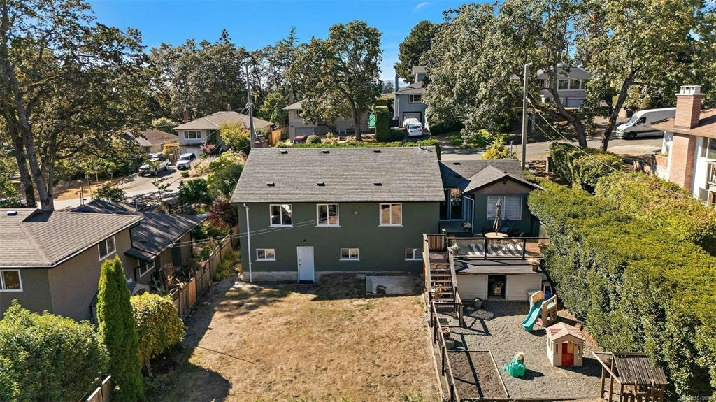3615 Doncaster Drive, Saanich, BC, V8P 3W5 - 35