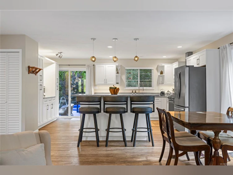 1564 Hurford Avenue, Courtenay, BC, V9N 6X3 - 4