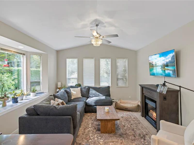 1564 Hurford Avenue - 5