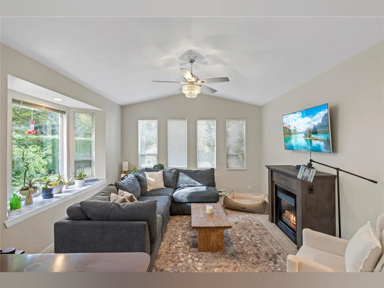 1564 Hurford Avenue, Courtenay, BC, V9N 6X3 - 5