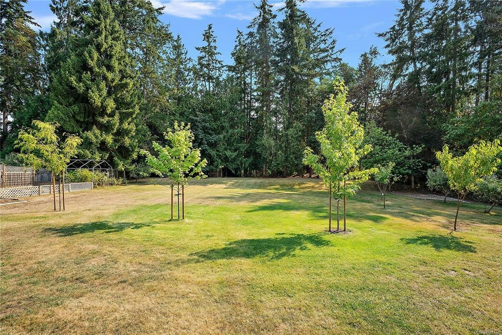 657 Cromarty Avenue, North Saanich, BC, V8L 5G6 - 58