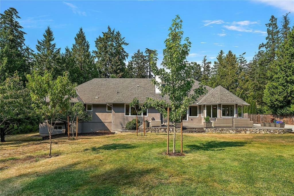 657 Cromarty Avenue, North Saanich, BC, V8L 5G6 - 69