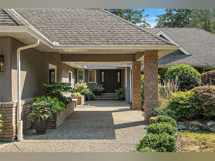 657 Cromarty Avenue, North Saanich, BC, V8L 5G6 - 3