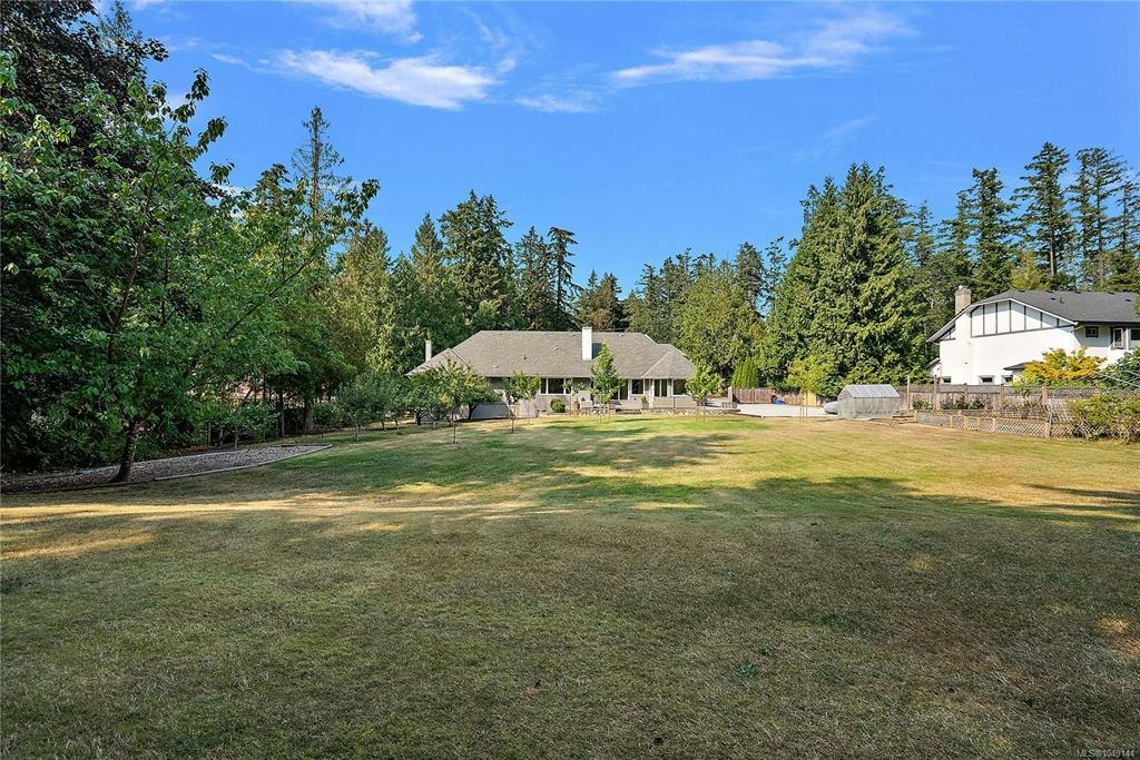 657 Cromarty Avenue, North Saanich, BC, V8L 5G6 - 60