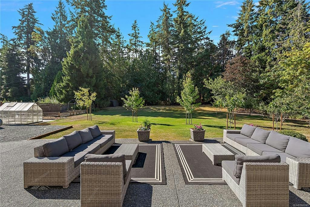 657 Cromarty Avenue, North Saanich, BC, V8L 5G6 - 52