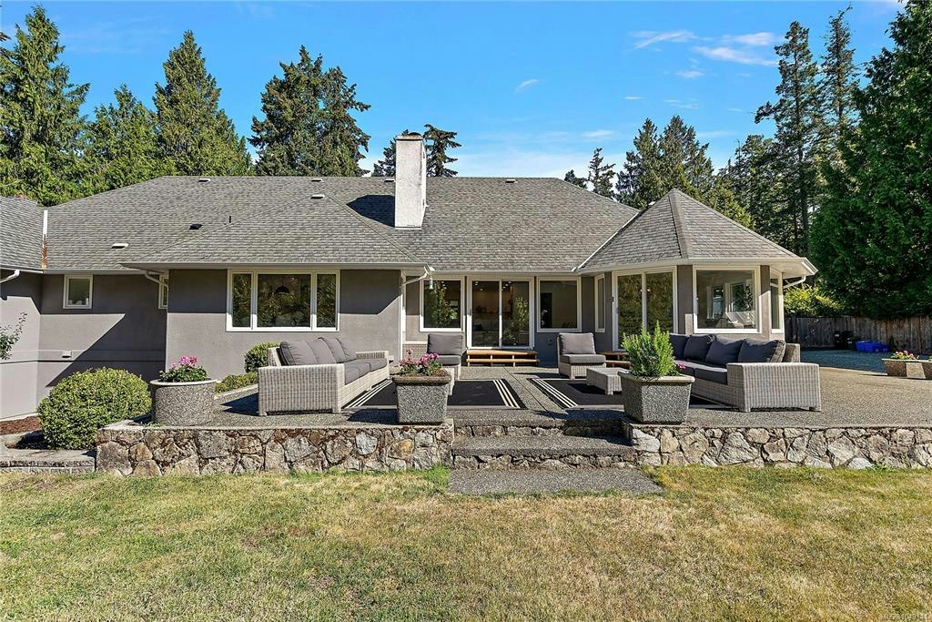 657 Cromarty Avenue, North Saanich, BC, V8L 5G6 - 57