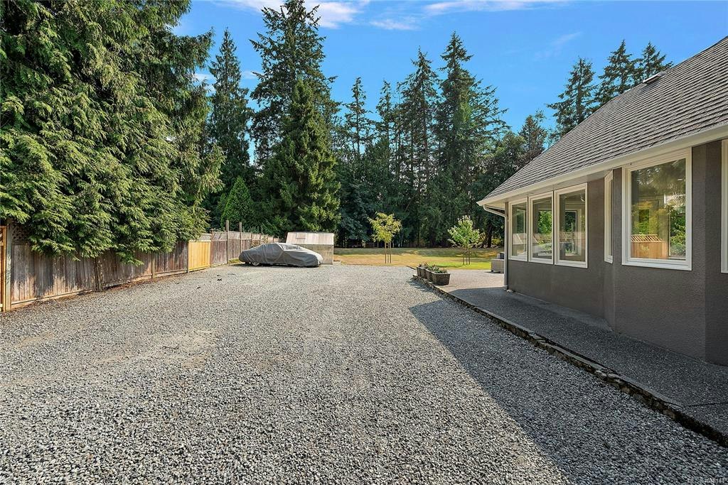 657 Cromarty Avenue, North Saanich, BC, V8L 5G6 - 59