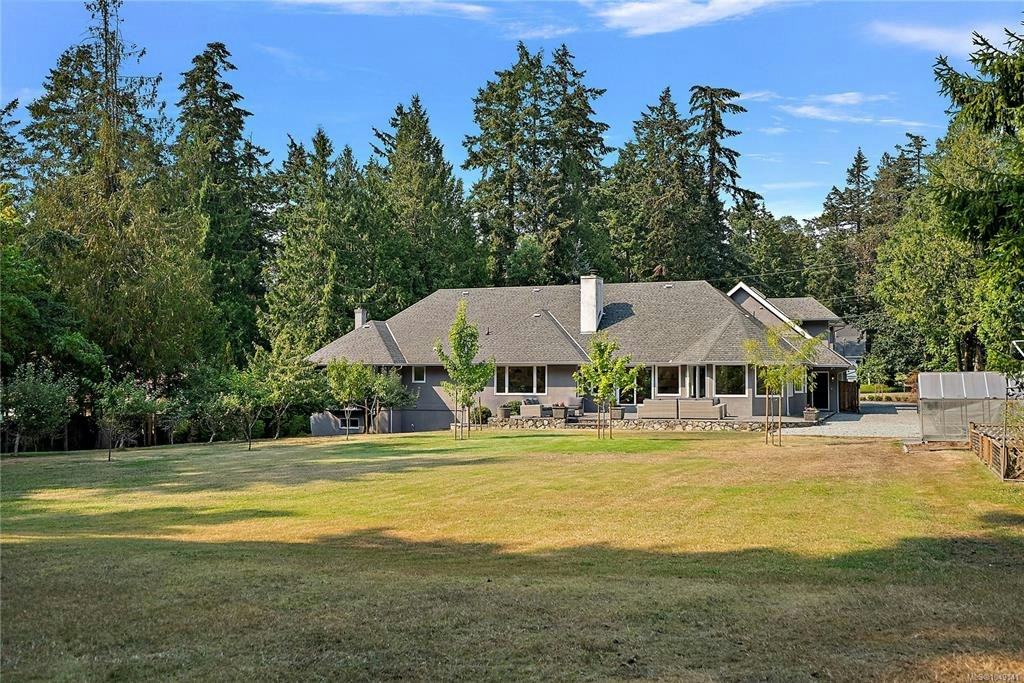 657 Cromarty Avenue, North Saanich, BC, V8L 5G6 - 64