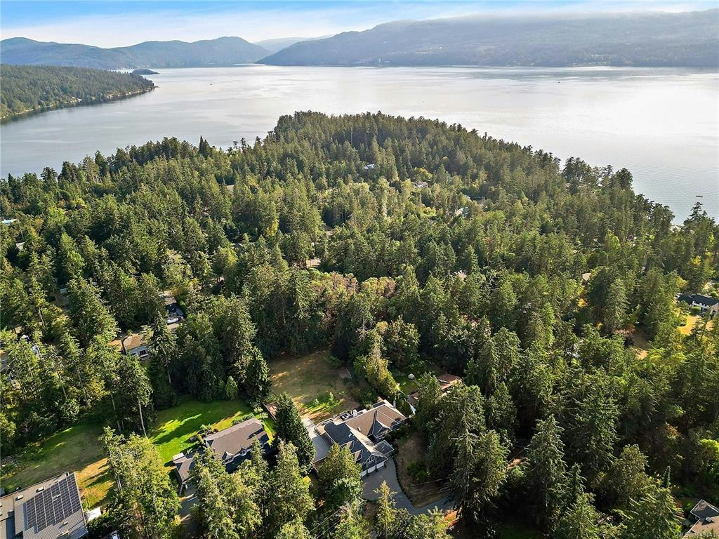 657 Cromarty Avenue, North Saanich, BC, V8L 5G6 - 73
