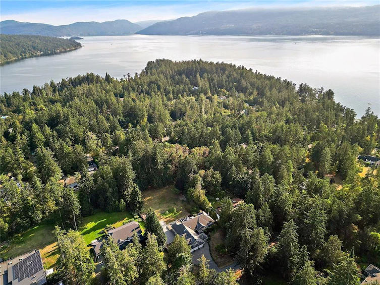 657 Cromarty Avenue, North Saanich, BC, V8L 5G6 - 73