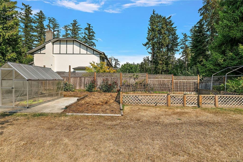 657 Cromarty Avenue, North Saanich, BC, V8L 5G6 - 63