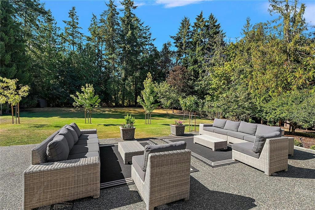 657 Cromarty Avenue, North Saanich, BC, V8L 5G6 - 51