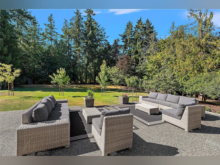 657 Cromarty Avenue, North Saanich, BC, V8L 5G6 - 51