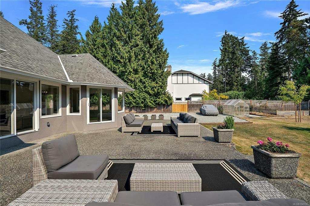 657 Cromarty Avenue, North Saanich, BC, V8L 5G6 - 53