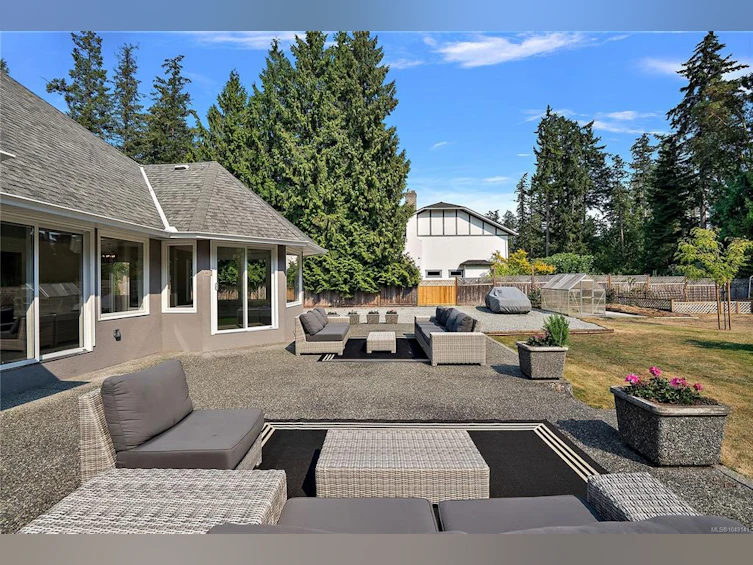 657 Cromarty Avenue, North Saanich, BC, V8L 5G6 - 53