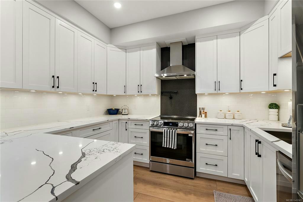 657 Cromarty Avenue, North Saanich, BC, V8L 5G6 - 43