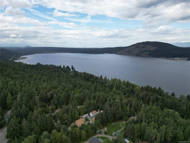 8439 Lisa Lane, Nanaimo, BC, V0R 2H0 - 8