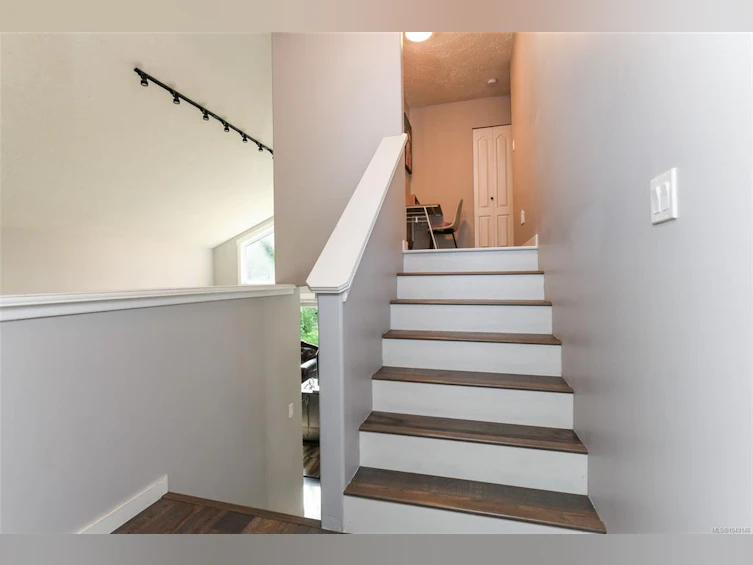 3550 Cumberland Road, Cumberland, BC, V0R 1S0 - 47