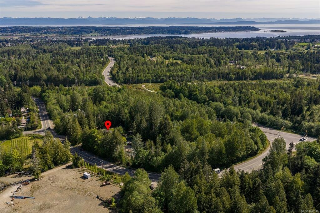 3550 Cumberland Road, Cumberland, BC, V0R 1S0 - 3