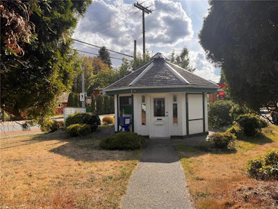 149 Cowichan Lake Road - 3