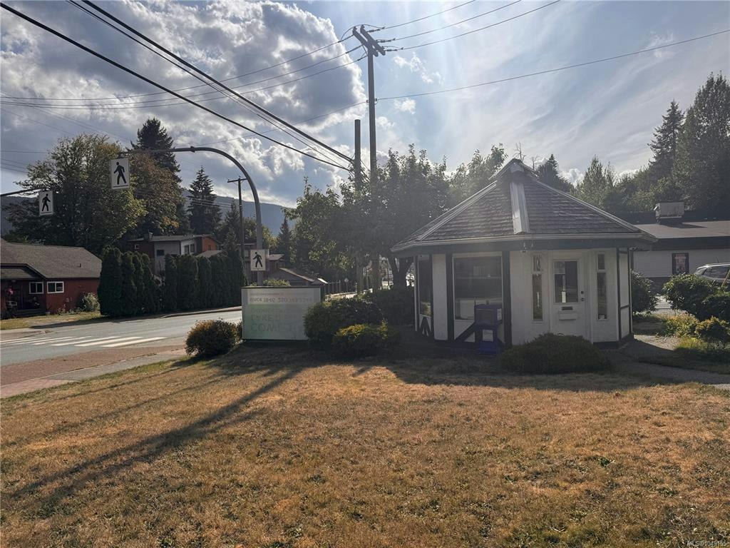 149 Cowichan Lake Road - 4