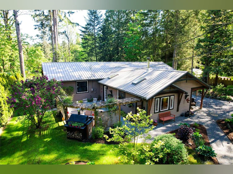 1126 North Road, Gabriola Island, BC, V0R 1X3