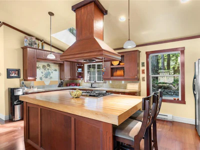 1126 North Road - 5