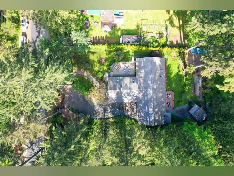 1126 North Road, Gabriola Island, BC, V0R 1X3 - 3