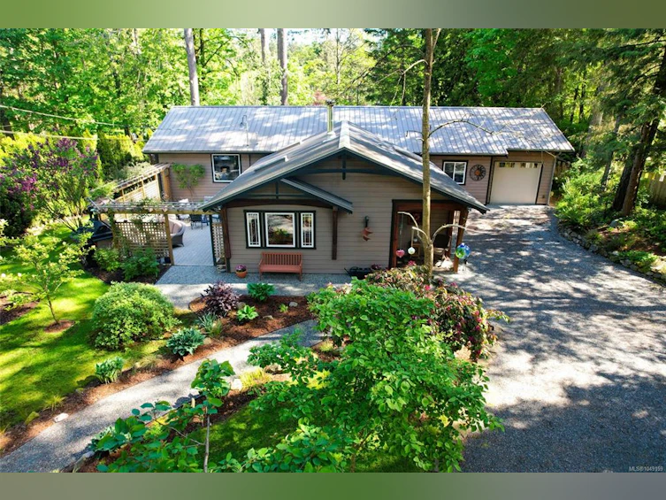 1126 North Road, Gabriola Island, BC, V0R 1X3 - 2