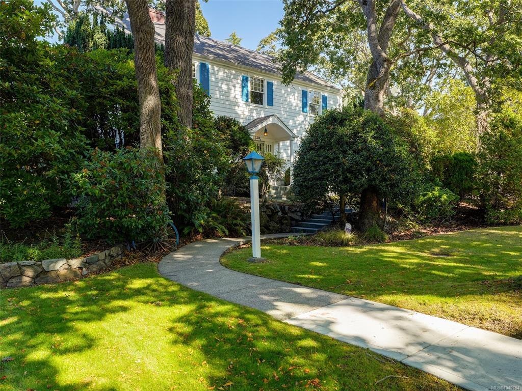 1310 Rockland Avenue, Victoria, BC, V8S 1V5