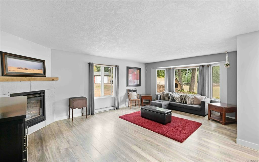 3271 Thain Road - 2