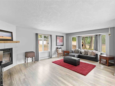 3271 Thain Road - 2