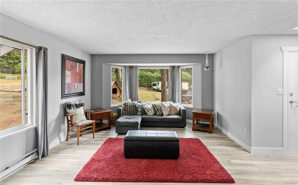 3271 Thain Road - 3