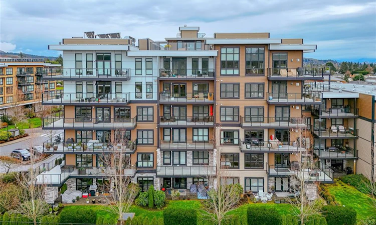 109-741 Travino Lane