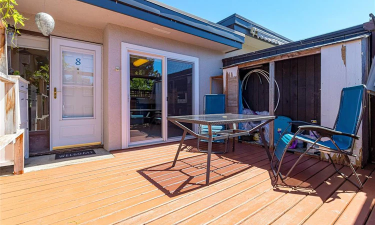 8-3060 Harriet Road