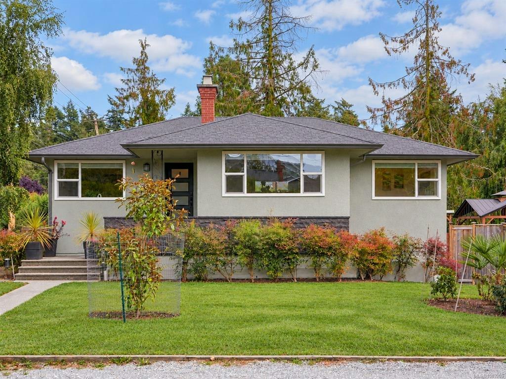 3945 Dawe Road, Saanich, BC, V8N 4H5