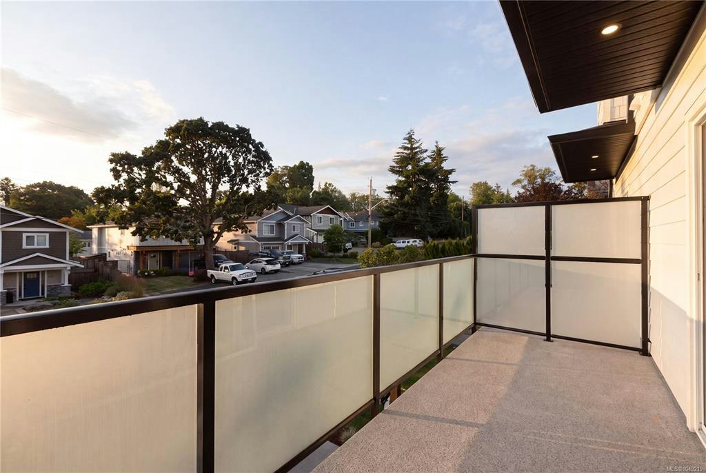 1-913 Dale Street, Saanich, BC, V8X 2V9 - 25