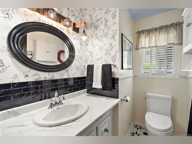 6864 East Saanich Road, Central Saanich, BC, V8Z 5Y9 - 29