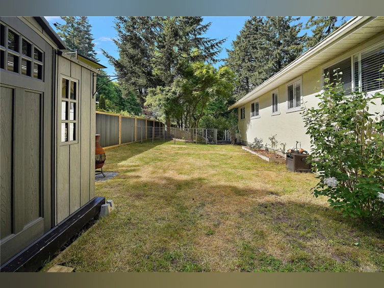 6864 East Saanich Road, Central Saanich, BC, V8Z 5Y9 - 57