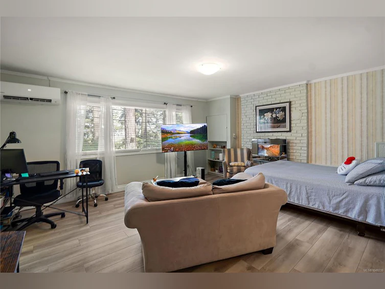 6864 East Saanich Road, Central Saanich, BC, V8Z 5Y9 - 40