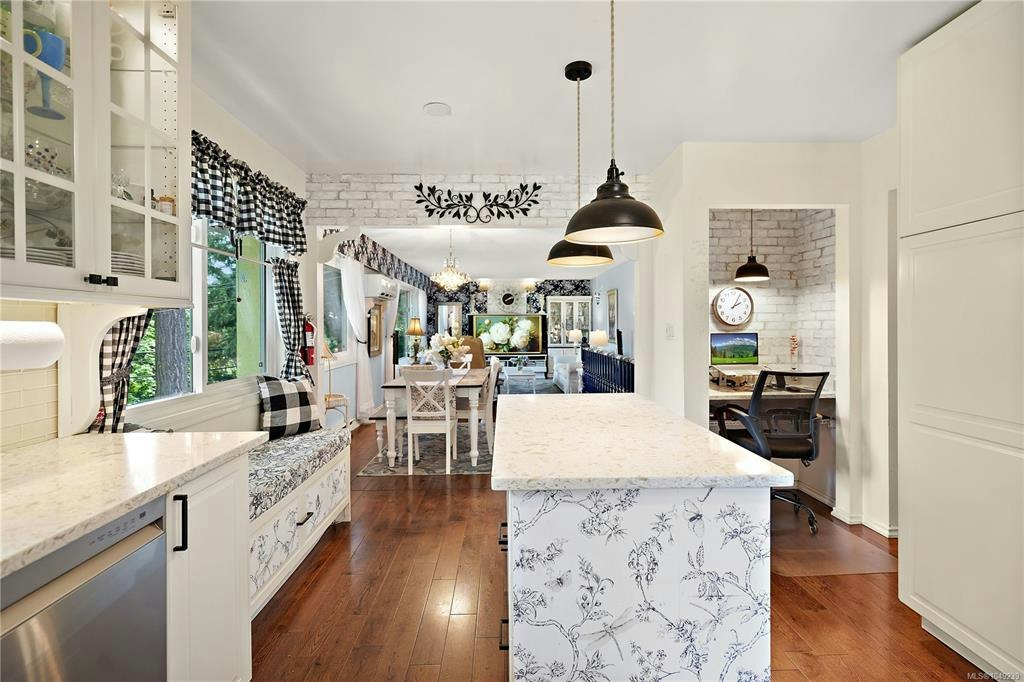 6864 East Saanich Road, Central Saanich, BC, V8Z 5Y9 - 17