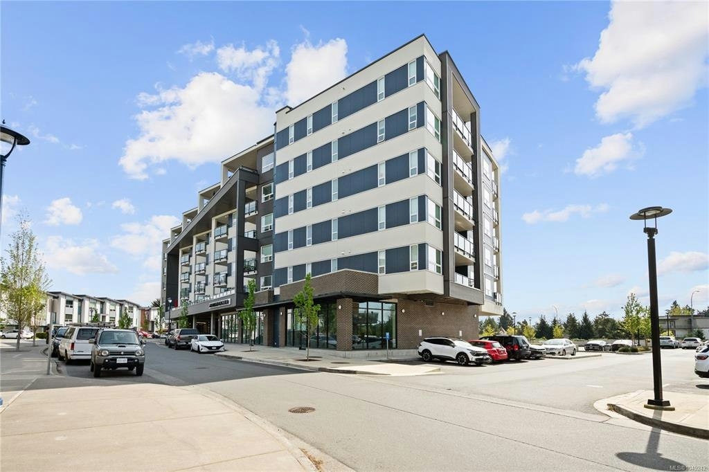 205-947 Whirlaway Crescent, Langford, BC, V9B 6Z9