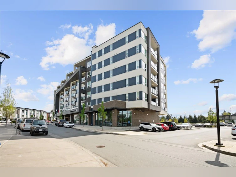 205-947 Whirlaway Crescent, Langford, BC, V9B 6Z9