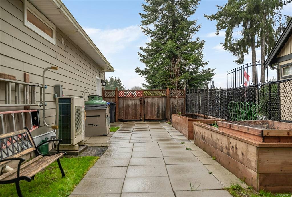 3936 Creekside Drive, Bowser/Deep Bay, BC, V0R 1G0 - 48