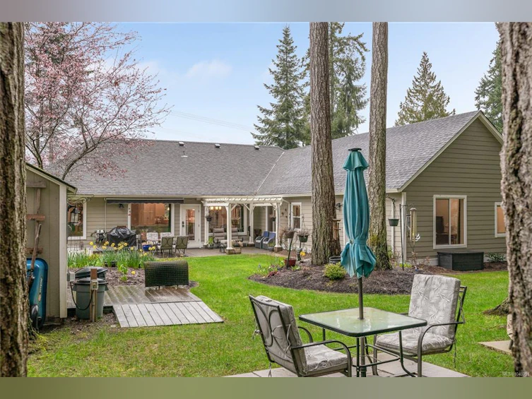 3936 Creekside Drive, Bowser/Deep Bay, BC, V0R 1G0 - 15