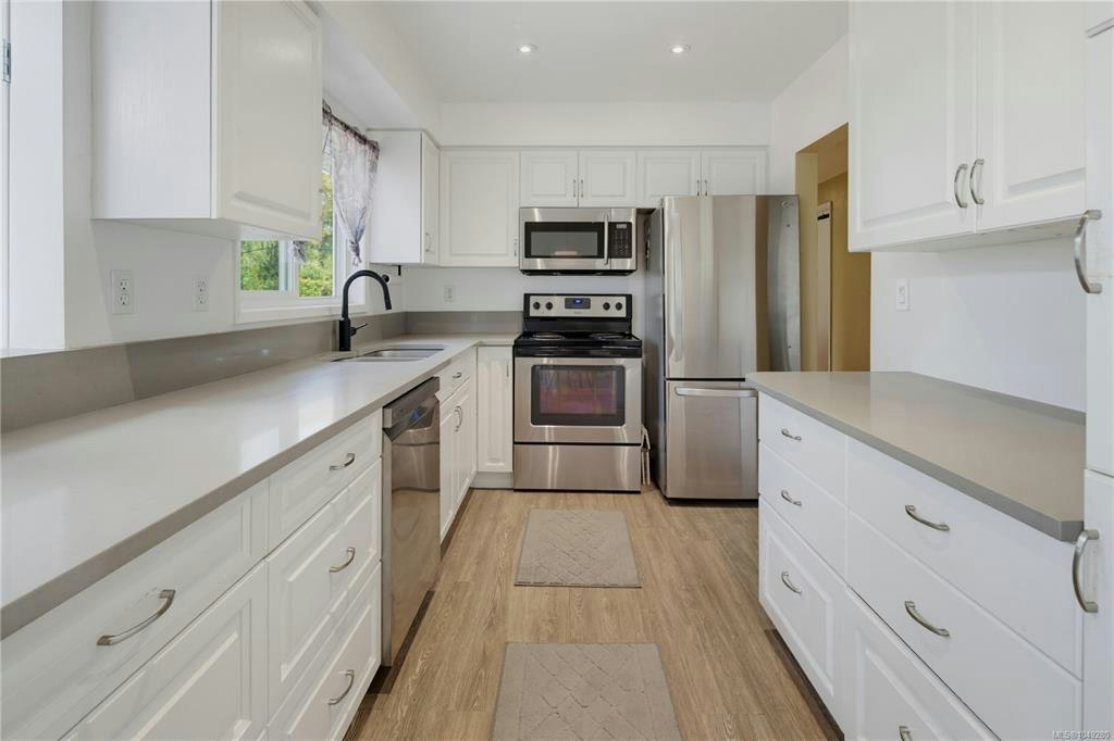 4260 Springridge Crescent - 5