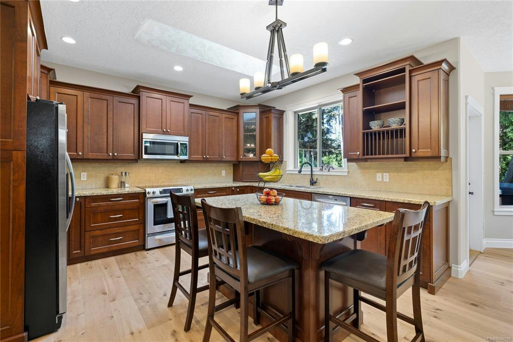 1635 Stone Lake Drive, Nanoose, BC, V9P 9L1 - 4