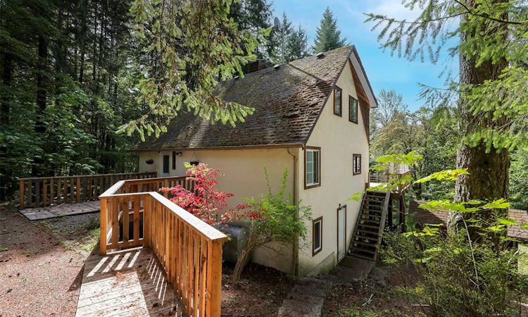4026 Macaulay Road