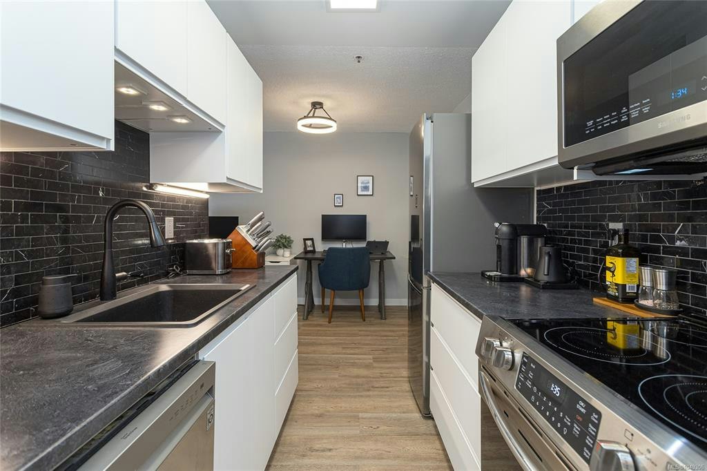 109-1655 Begbie Street, Victoria, BC, V8R 1L4 - 8